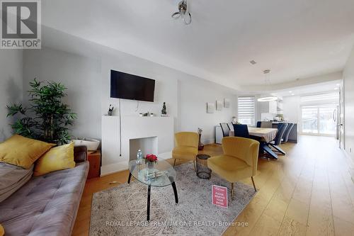 223 Manning Avenue, Toronto, ON - Indoor Photo Showing Living Room