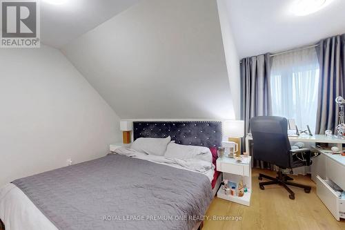 223 Manning Avenue, Toronto, ON - Indoor Photo Showing Bedroom