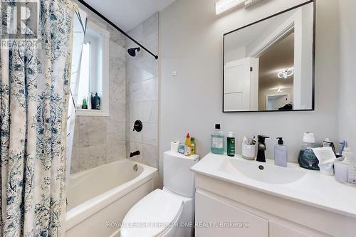 223 Manning Avenue, Toronto, ON - Indoor Photo Showing Bathroom