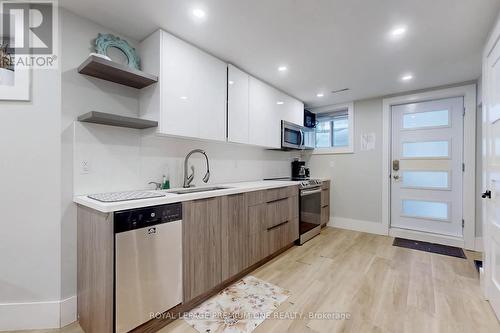 223 Manning Avenue, Toronto, ON - Indoor Photo Showing Kitchen