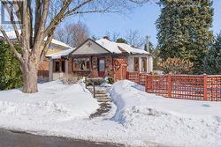 483 BRENNAN AVENUE  Ottawa, ON K1Z 6J9