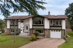 4343 Ridgewood Cres  Saanich, BC V8Z 4Z6