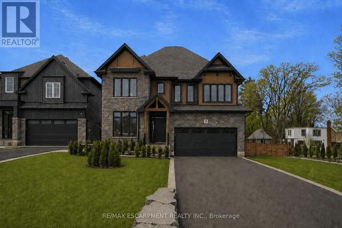 7 BARTLETT AVENUE  Grimsby, ON L3M 5N7