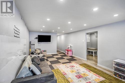 5 Carrington Court, Hamilton, ON - Indoor