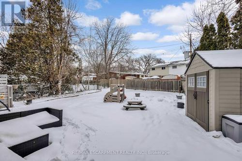 5 Carrington Court, Hamilton, ON - Outdoor