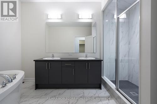 34 Singhampton Road, Vaughan, ON - Indoor Photo Showing Bathroom
