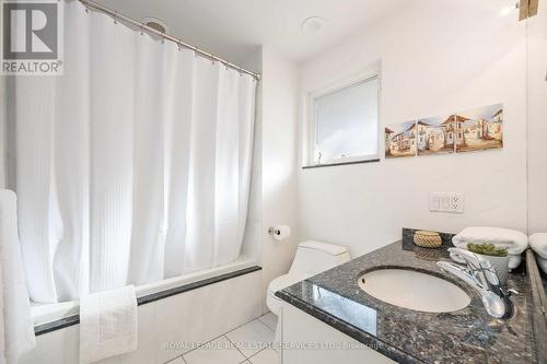 2 Cherry Post Crescent, Toronto, ON - Indoor Photo Showing Bathroom