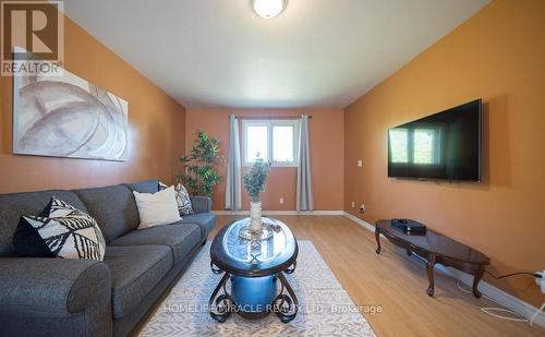 385 Mount Pleasant Road, Brantford, ON - Indoor Photo Showing Living Room