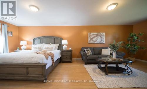 385 Mount Pleasant Road, Brantford, ON - Indoor Photo Showing Bedroom