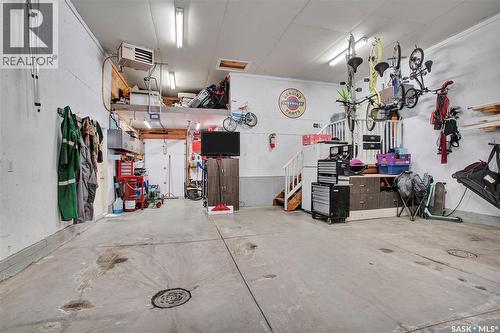 426 Lyle Crescent, Warman, SK - Indoor Photo Showing Garage