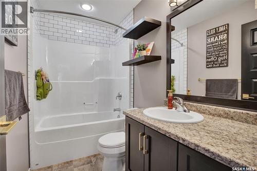 426 Lyle Crescent, Warman, SK - Indoor Photo Showing Bathroom