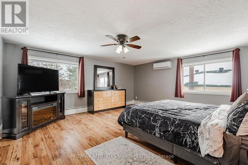 219 Pescod Avenue, Cornwall, ON - Indoor Photo Showing Bedroom