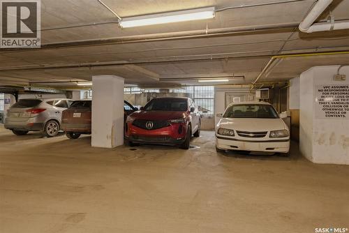 805 1901 Victoria Avenue, Regina, SK - Indoor Photo Showing Garage