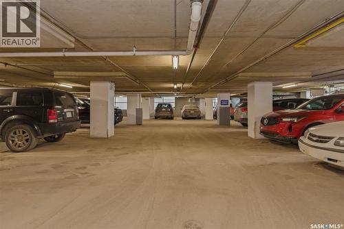 805 1901 Victoria Avenue, Regina, SK - Indoor Photo Showing Garage