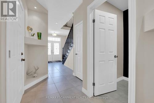 8 Chartwell Circle, Hamilton, ON - Indoor Photo Showing Other Room