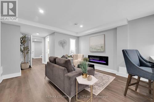 8 Chartwell Circle, Hamilton, ON - Indoor Photo Showing Living Room With Fireplace