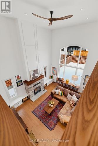 157 Ridgeview Drive, Mapleton, ON - Indoor Photo Showing Living Room