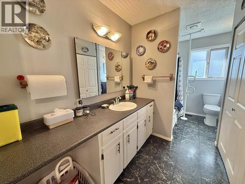 4793 S 97 Highway, Quesnel, BC - Indoor Photo Showing Bathroom