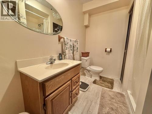 4793 S 97 Highway, Quesnel, BC - Indoor Photo Showing Bathroom