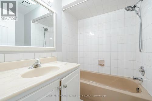 7930 Kipling Avenue, Vaughan, ON - Indoor Photo Showing Bathroom