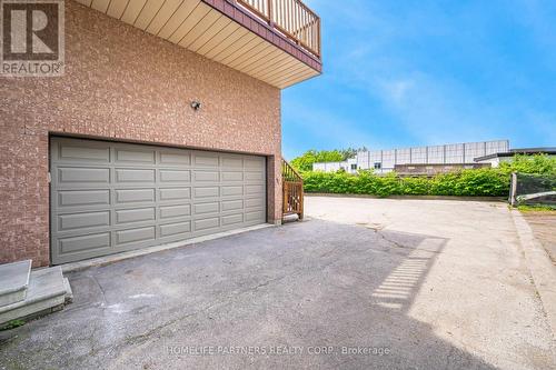 7930 Kipling Avenue, Vaughan, ON - Outdoor