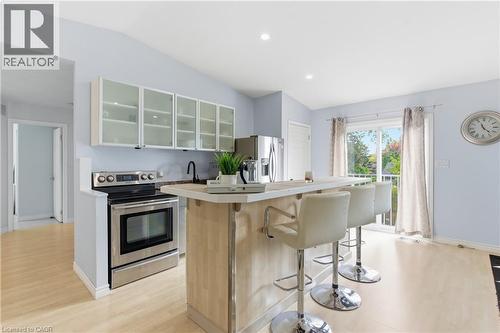 5372 Spruce Avenue, Burlington, ON - Indoor Photo Showing Kitchen