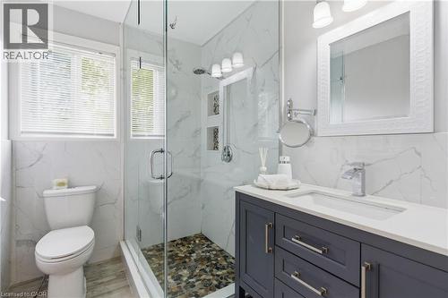 5372 Spruce Avenue, Burlington, ON - Indoor Photo Showing Bathroom