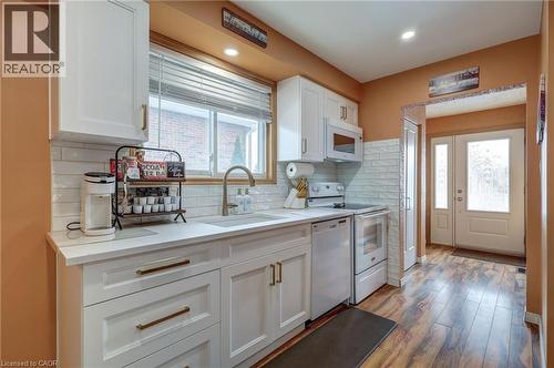 13 Rosemount Crescent, St. Thomas, ON - Indoor Photo Showing Kitchen