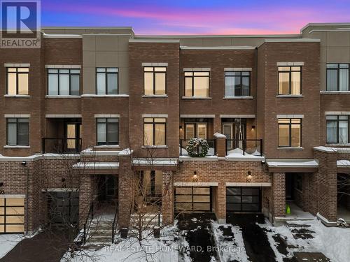 89 GLENNGARRY CRESCENT  Vaughan, ON L6A 4Z4