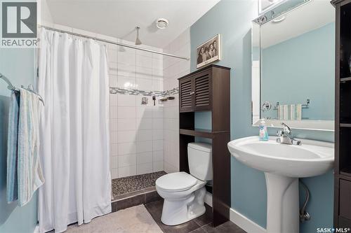 307 Brookside Drive, Warman, SK - Indoor Photo Showing Bathroom