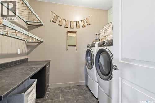 307 Brookside Drive, Warman, SK - Indoor Photo Showing Laundry Room