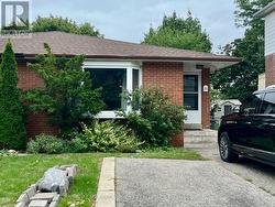 UPPER - 25 JOYCELYN DRIVE  Mississauga, ON L5M 1T5