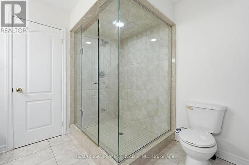 3071 Jenn Avenue, Burlington, ON - Indoor Photo Showing Bathroom
