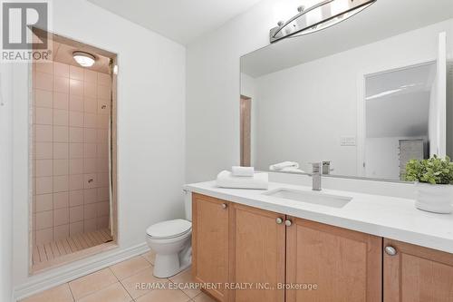 3071 Jenn Avenue, Burlington, ON - Indoor Photo Showing Bathroom