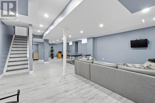 3071 Jenn Avenue, Burlington, ON - Indoor