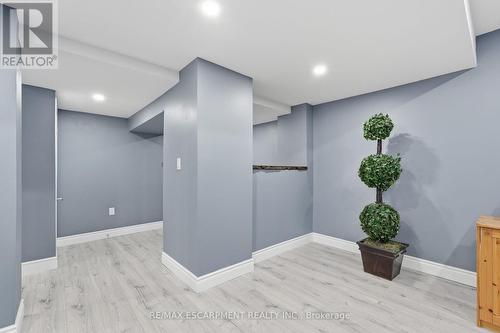 3071 Jenn Avenue, Burlington, ON - Indoor