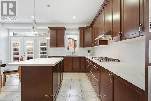 3071 Jenn Avenue, Burlington, ON - Indoor Photo Showing Kitchen