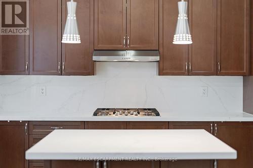 3071 Jenn Avenue, Burlington, ON - Indoor Photo Showing Kitchen