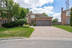 36 ELLINGWOOD COURT  Markham, ON L3R 8A7