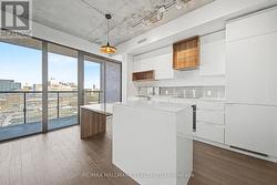 609 - 383 SORAUREN AVENUE  Toronto, ON M6R 0A4