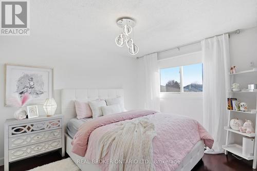 14 Basin Crescent, Hamilton, ON - Indoor Photo Showing Bedroom