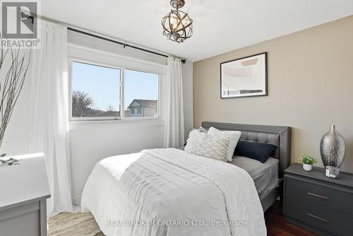 14 Basin Crescent, Hamilton, ON - Indoor Photo Showing Bedroom