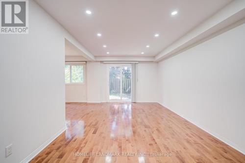 319 Hillside Drive, Mississauga, ON - Indoor Photo Showing Other Room