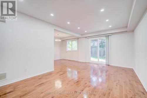 319 Hillside Drive, Mississauga, ON - Indoor Photo Showing Other Room