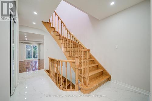 319 Hillside Drive, Mississauga, ON - Indoor Photo Showing Other Room