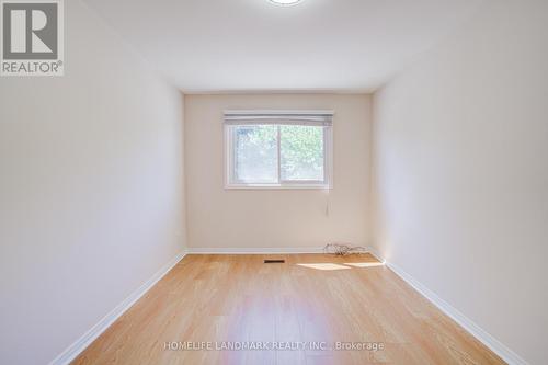 319 Hillside Drive, Mississauga, ON - Indoor Photo Showing Other Room