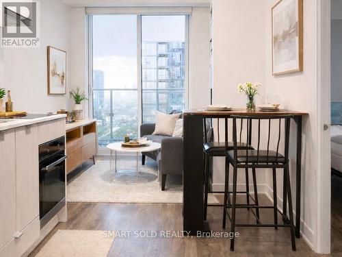 1713 - 195 REDPATH AVENUE  Toronto, ON M4P 0E4