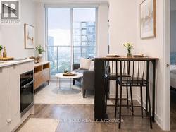 1713 - 195 REDPATH AVENUE  Toronto, ON M4P 0E4