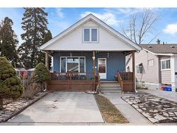 1483 LILLIAN  Windsor, ON N8X 4A7