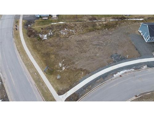 7 Aiden St, Fredericton, NB 